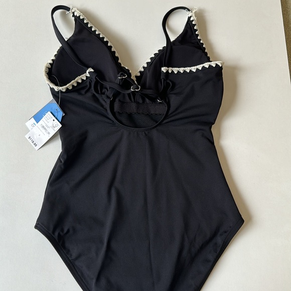 NEW Lands End Black Chlorine Resistant Swimsuit - Picture 8 of 9
